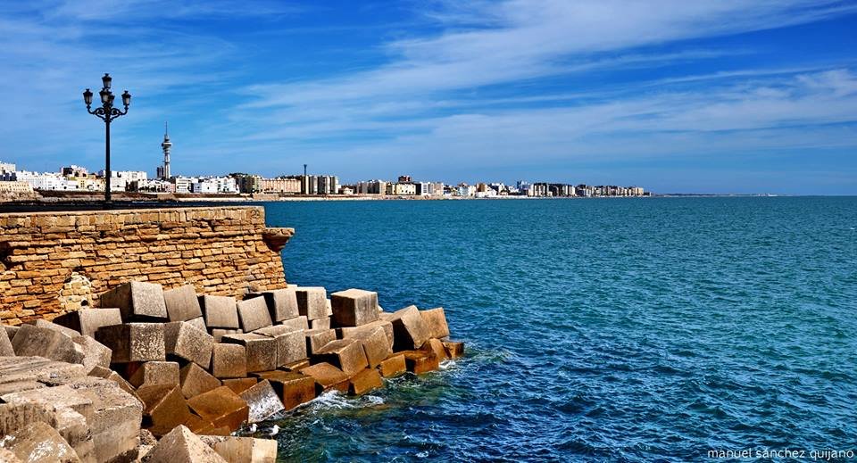 Carnavalea_es's tweet image. Buenos días a tod@s!!! Parece que con este sol de hoy nos da un poco de tregua este frío!!! 
#FelizLunes