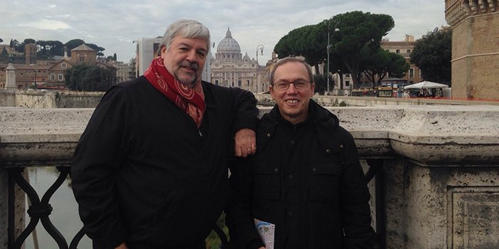 JesuitesEdu's tweet image. .@Pontifex_es cerró el #CongressEducat @VatiEducatio, al que asistieron @PepeMe y @lluisylla bit.ly/1T9ru0y