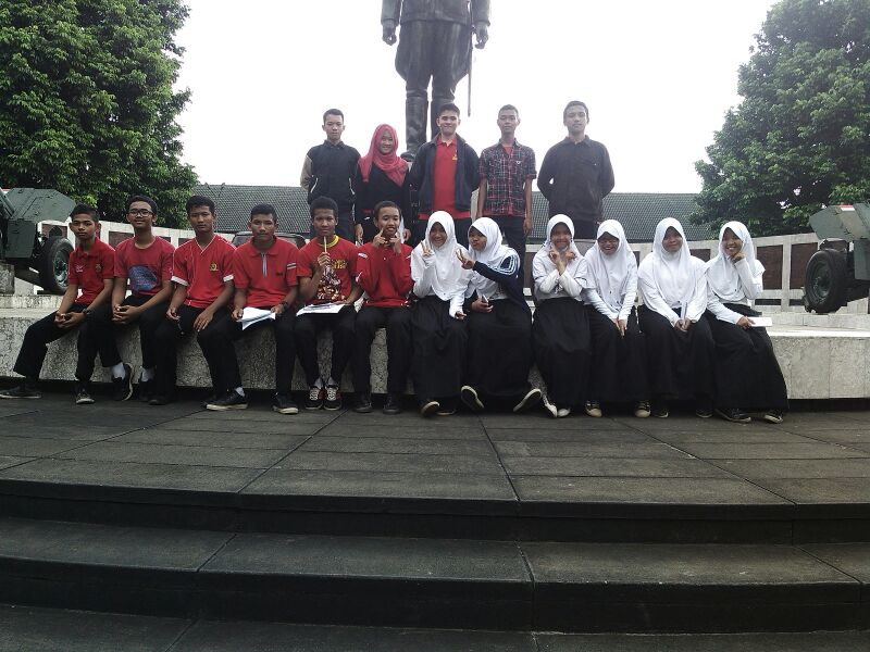 Paskasuci's tweet photo. Selamat sore! Ini dia pengurus angkatan 15 yg sebentar lg sertijab! Ga kerasa ya udh mau lulus😢 https://t.co/Gn4Y2qt7dr