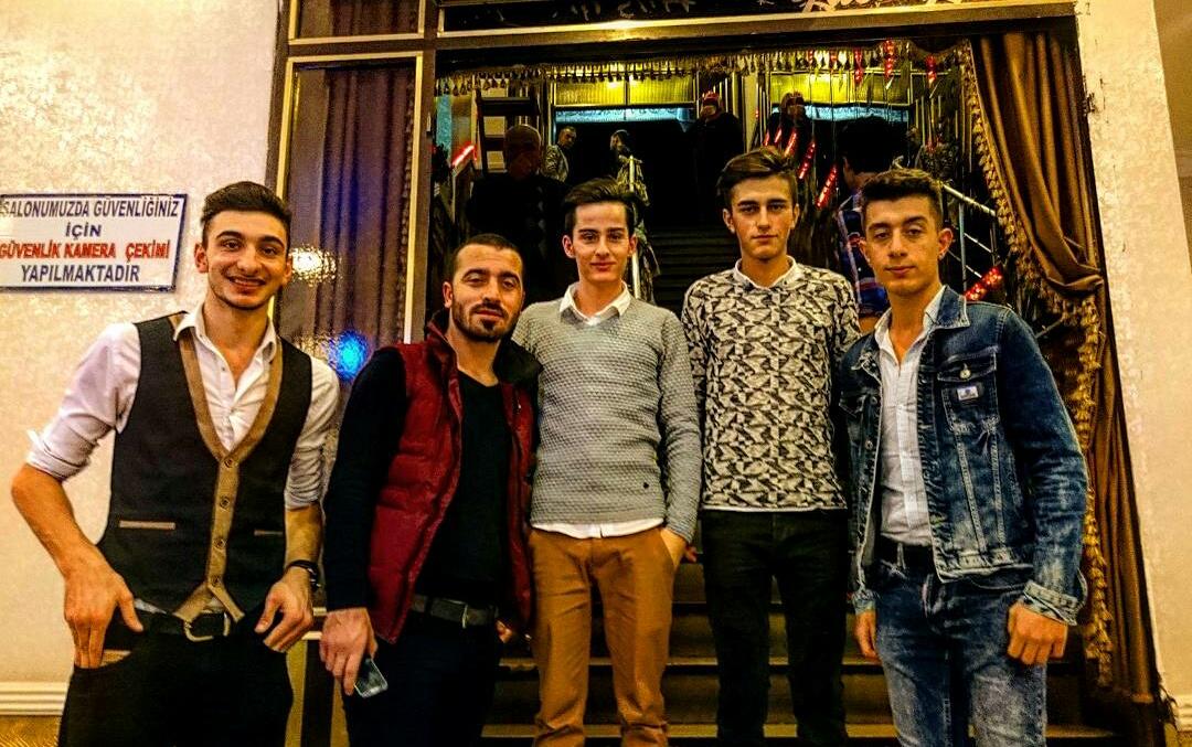 EmreeeeALP's tweet photo. Nişan var dediler geldik ☺ 👍 https://t.co/bcQTJwxnyn