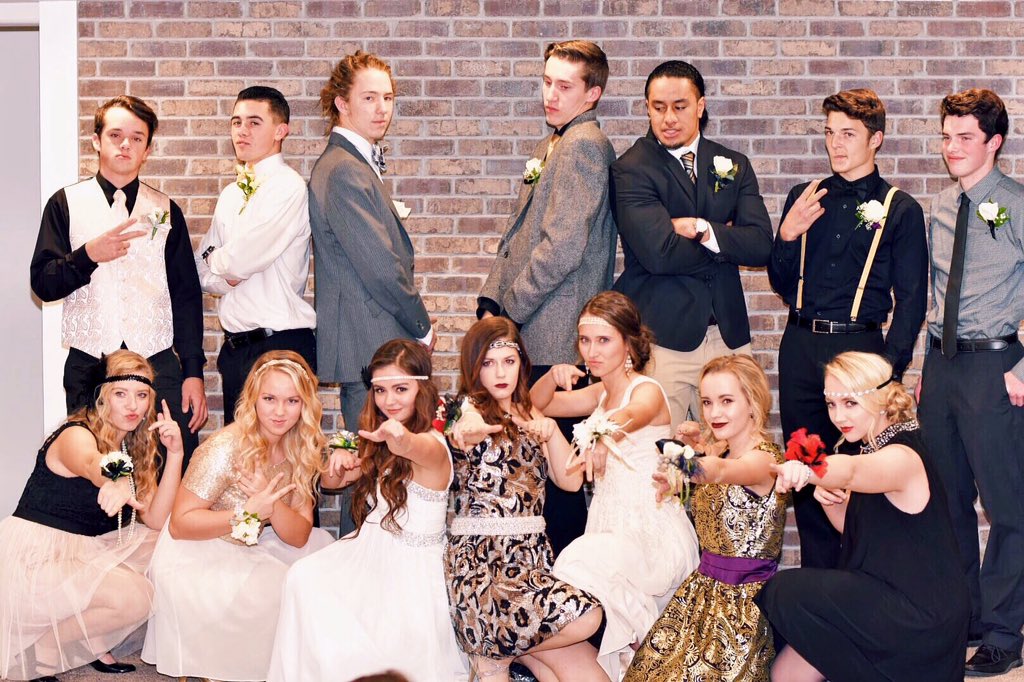 kaylss_14's tweet photo. Gatsby with my fave✌🏼️💕 #fallball2015 https://t.co/HZZ2fDf7vE