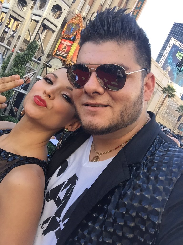 BANDONONONADMAX's tweet photo. @SoyKarlaLuna Gracias Corazón Bendiciones 😘 https://t.co/VPm9HB0AKF