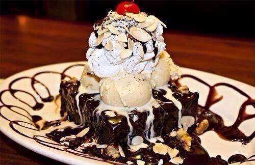 PritchettSpring's tweet image. Loaded Brownie Sundae.