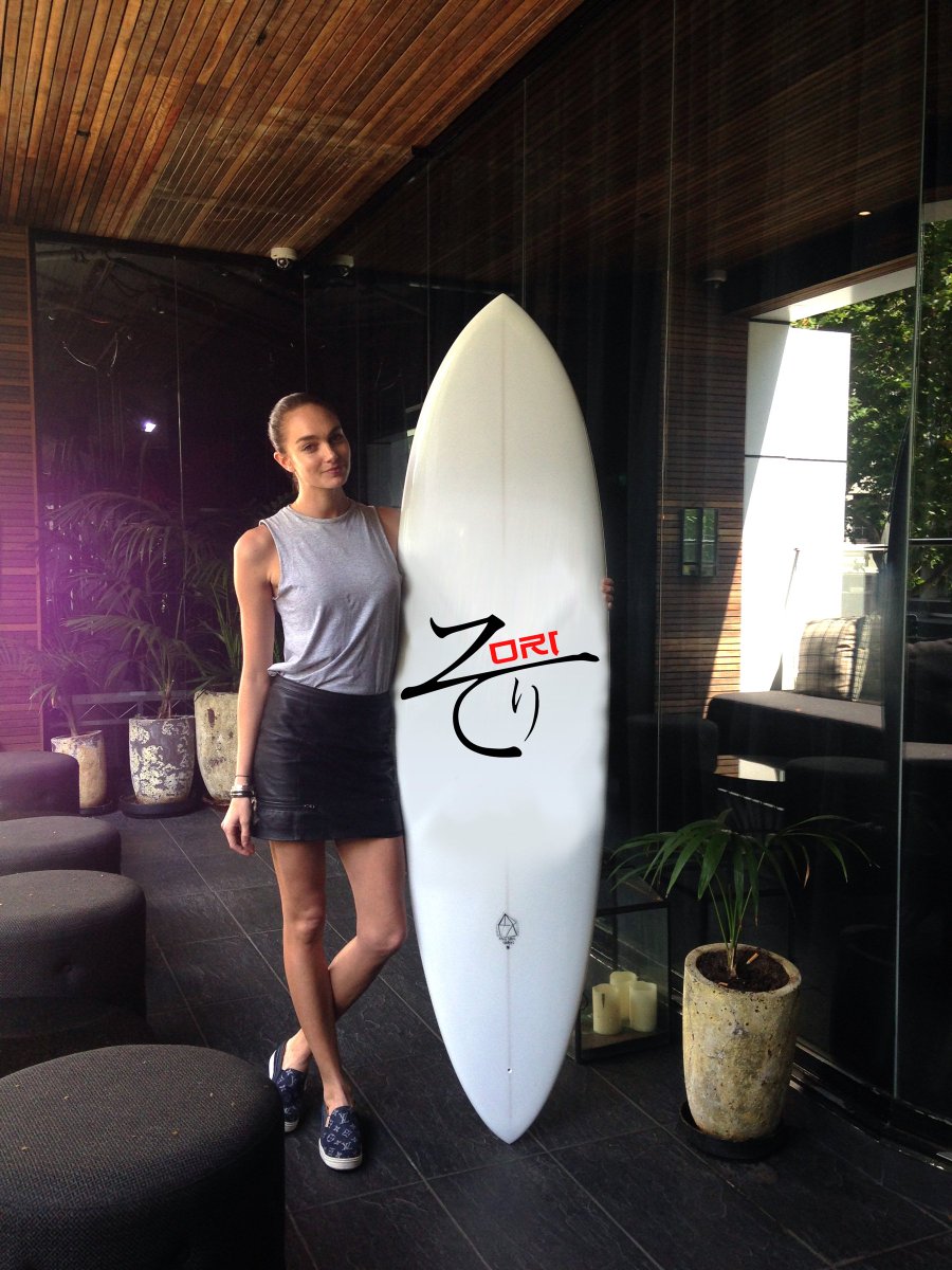 ZoriSurf's tweet photo. @MsHannahSaul loving her new #ZoriSurf board!
Share this post and 10 lucky people will win a free #ZoriSurf sticker https://t.co/rsaNYkjC2V