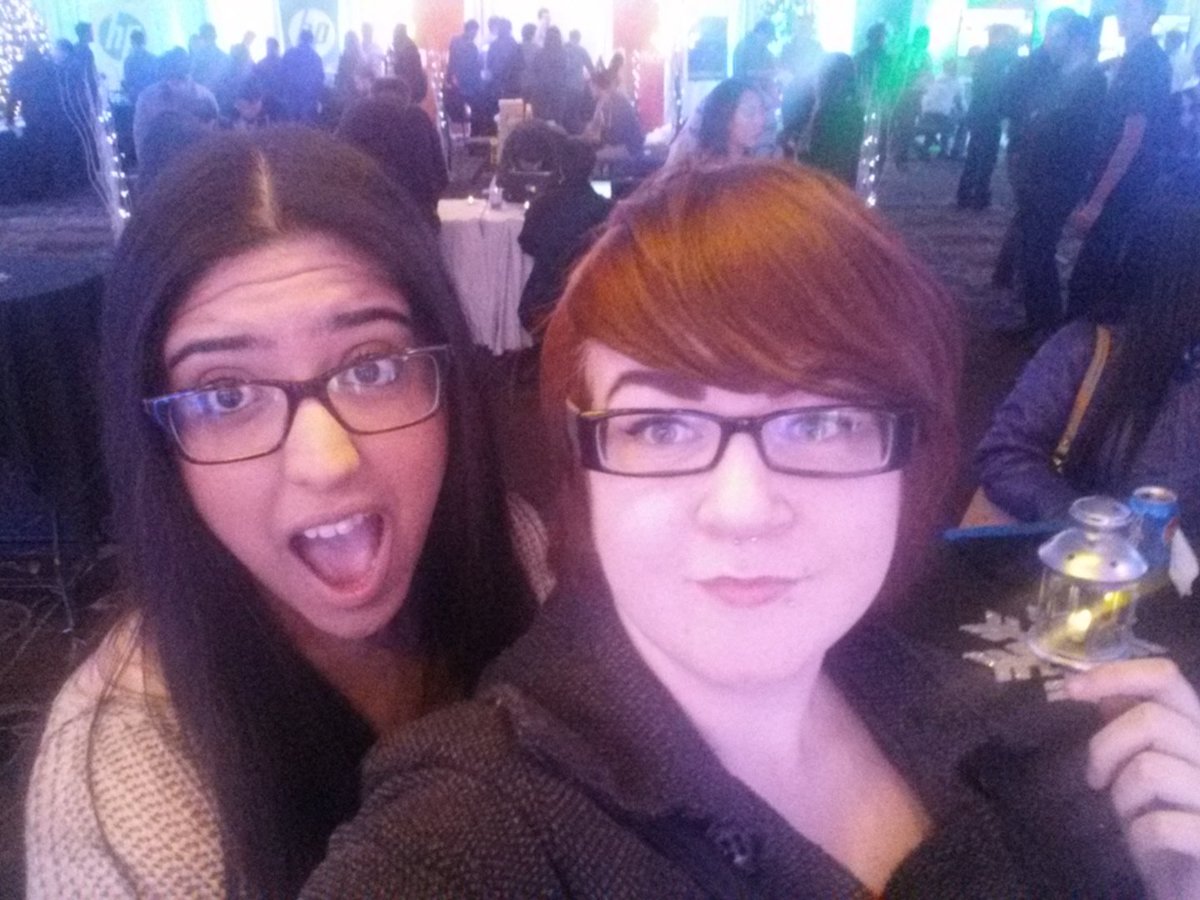1920sbuster's tweet photo. BEST NIGHT EVERRRRR #windowswonderland https://t.co/G7vywmgcfA