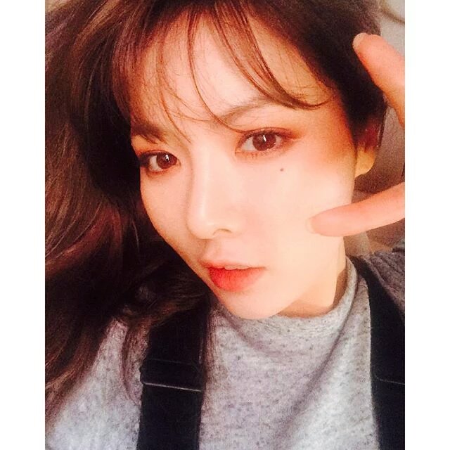 Real4M_Hyunah's tweet photo. ✌ https://t.co/yTiZTAHb5B