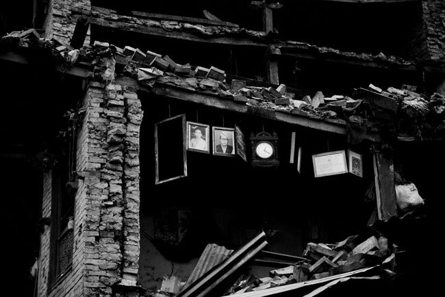 rising_in's tweet photo. On #photojournalism &amp; AFTERSHOCKS by @palswastik: https://t.co/nJMVoH8KBm @Tasveer_Arts https://t.co/oI7rkdot3o