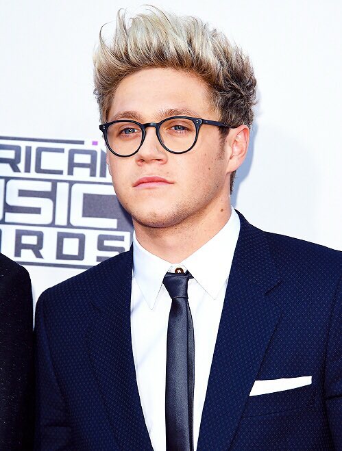 umashitqql's tweet photo. #1DFR 
F U C K. M E @NiallOfficial https://t.co/0HIK8kAxAH