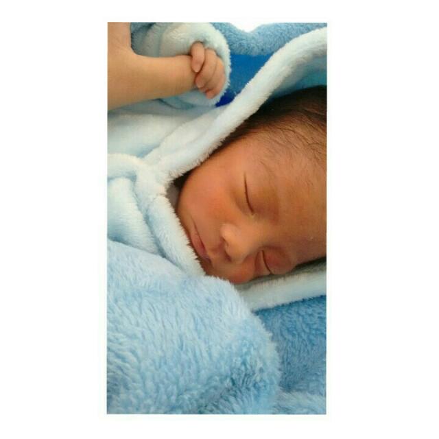 Moncee90's tweet photo. @villalobossebas 
Conoce a el nuevo Sebastián! :')
Sebas Te amo!!! <3 https://t.co/cWPp7f5Rlm