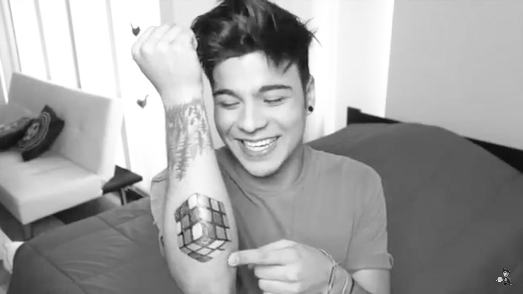 lauraruiz_14's tweet photo. "Ahora ya no sólo están en mi corazón, están tatuados en mi piel". #pdc https://t.co/VrCeOlrks7 https://t.co/H5GBS9eawB