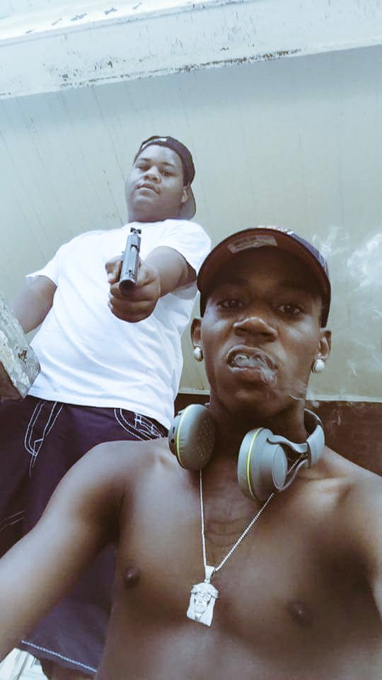 QueeGang's tweet photo. #Tb me n bro 4nickle https://t.co/mOV4MvWMhw