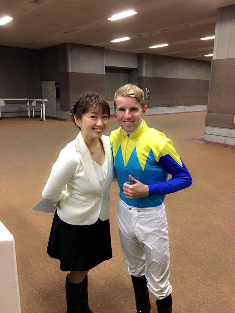 小泉恵未 アナウンサー 競馬 初めての外国人ジョッキー英語インタビューは トミーベリー騎手 日本競馬でビックリしたことや トミーのマル秘ドリンクなど 他社の記事にはない話も沢山してくれました 土曜版でたっぷりとお届けします トーチュウ Keiba