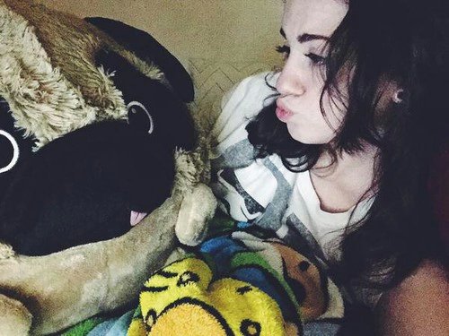 Mxxnshinc's tweet photo. Hey Im Samm
Im 19
And cuddles are my thing. https://t.co/VOVg5a4GCK