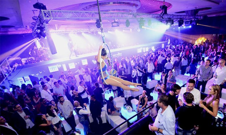 TimeOutDubai's tweet photo. Win 4 tix worth Dhs500 each to Podium Lounge's #AbuDhabiGP party 27/11/15. Just RT before 6pm to be in with a chance https://t.co/d89tMmz40G