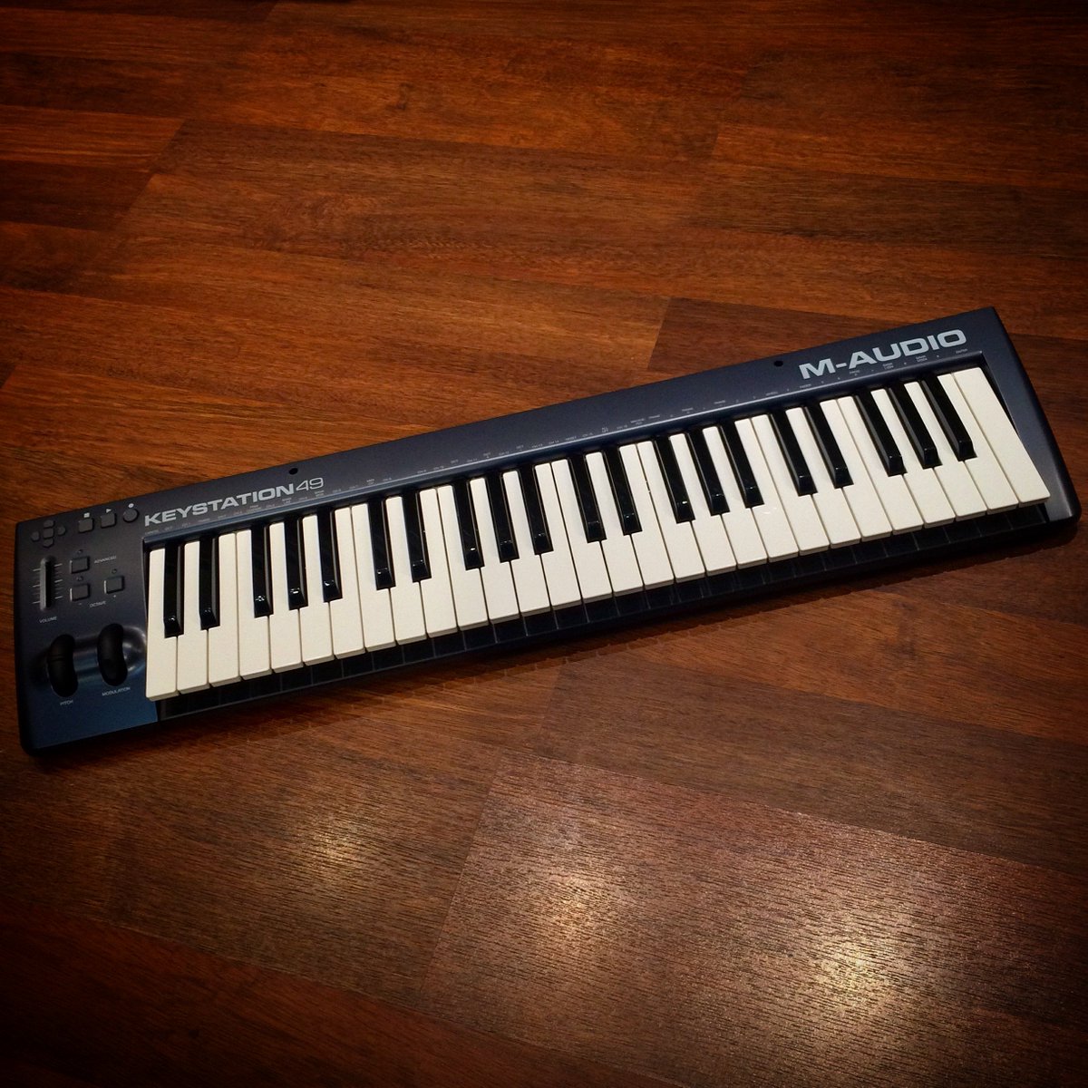 tiganegeri's tweet photo. Ready Stock! “M-Audio Keystation 49 II” Pricelist IDR.1.700.000, More Info Call 022-7208123 &amp; Visit Our Store! https://t.co/gqKhc3kbbp