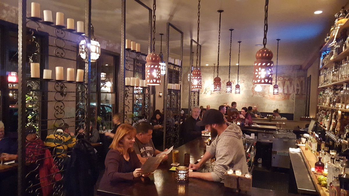 vivadarkbrandon's tweet photo. Thanks for a fun night tonight @hechoinseattle! Definitely worth a visit when you're around Phinney! https://t.co/xXa5EespqM