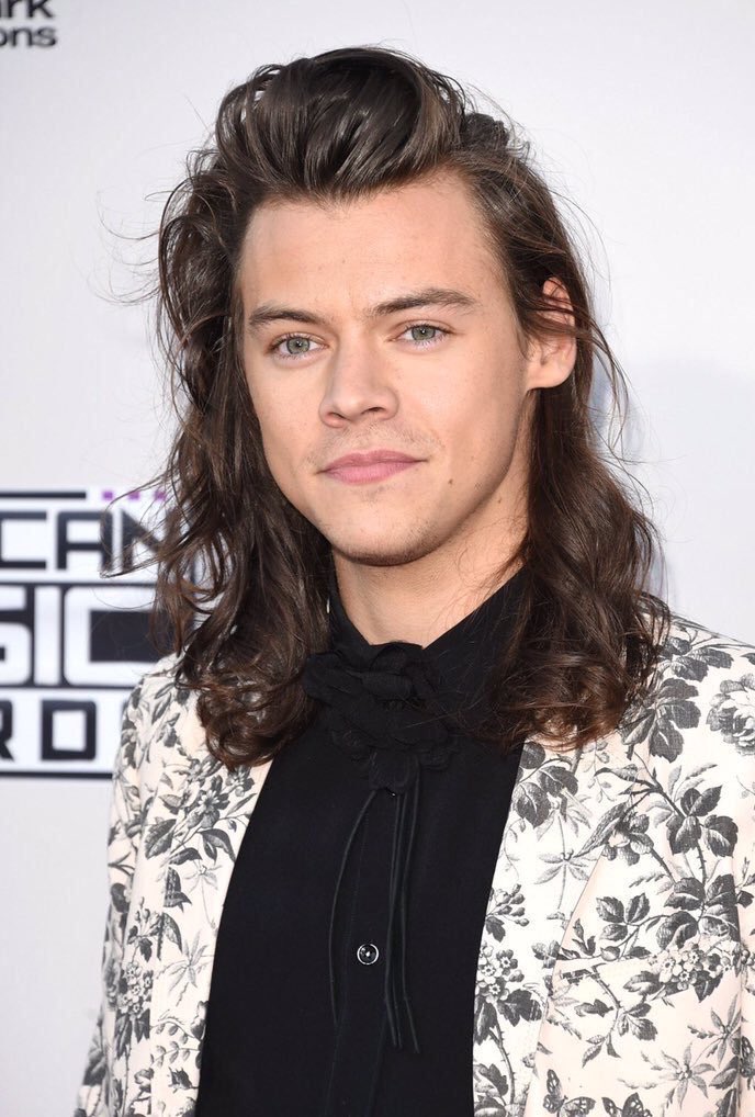 barbosapaulinaa's tweet photo. The boys on the red carpet at the AMAs https://t.co/PcLVs9Lbyy