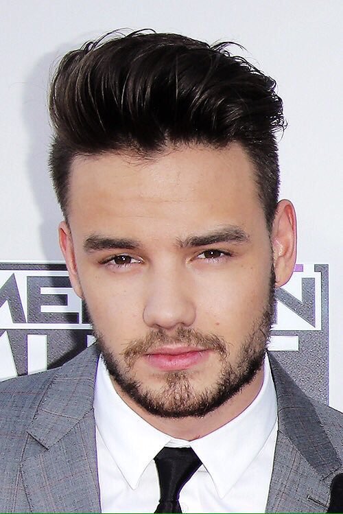 barbosapaulinaa's tweet photo. The boys on the red carpet at the AMAs https://t.co/74BdAwBvx1