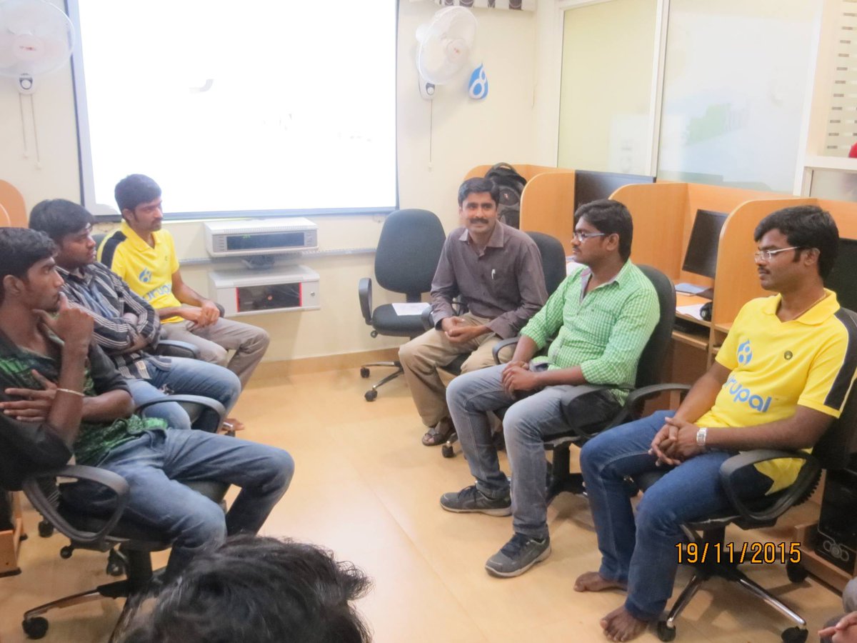 knackforge's tweet image. BOF session with the participants during #Drupal8releaseparty