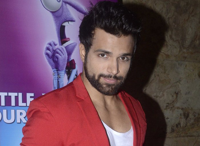 Actor <a href="/rithvik_RD/">Rithvikk Dhanjani</a> wins #ICanDoThat goo.gl/V3g0nZ <a href="/ICDTZEETV/">I Can Do That</a> #RT