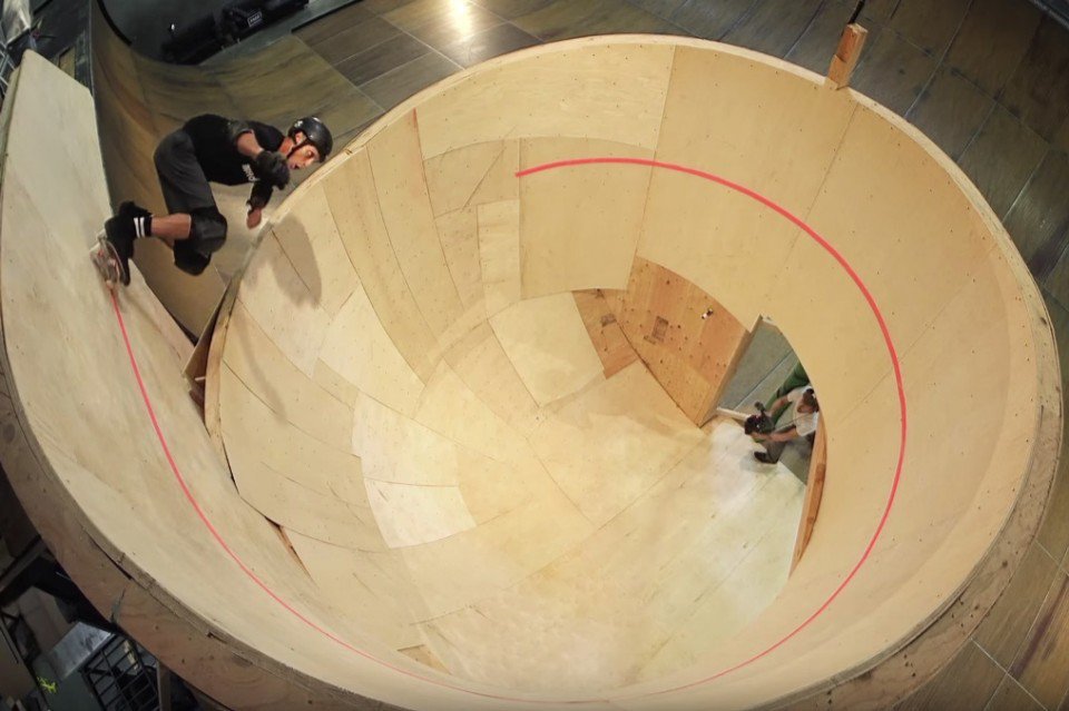 HaiMagazine's tweet photo. Wow, Tony Hawk jadi orang pertama yang sukses melakukan horizontal loop!
https://t.co/yZkK4R3CDr https://t.co/N2FpZab6D8