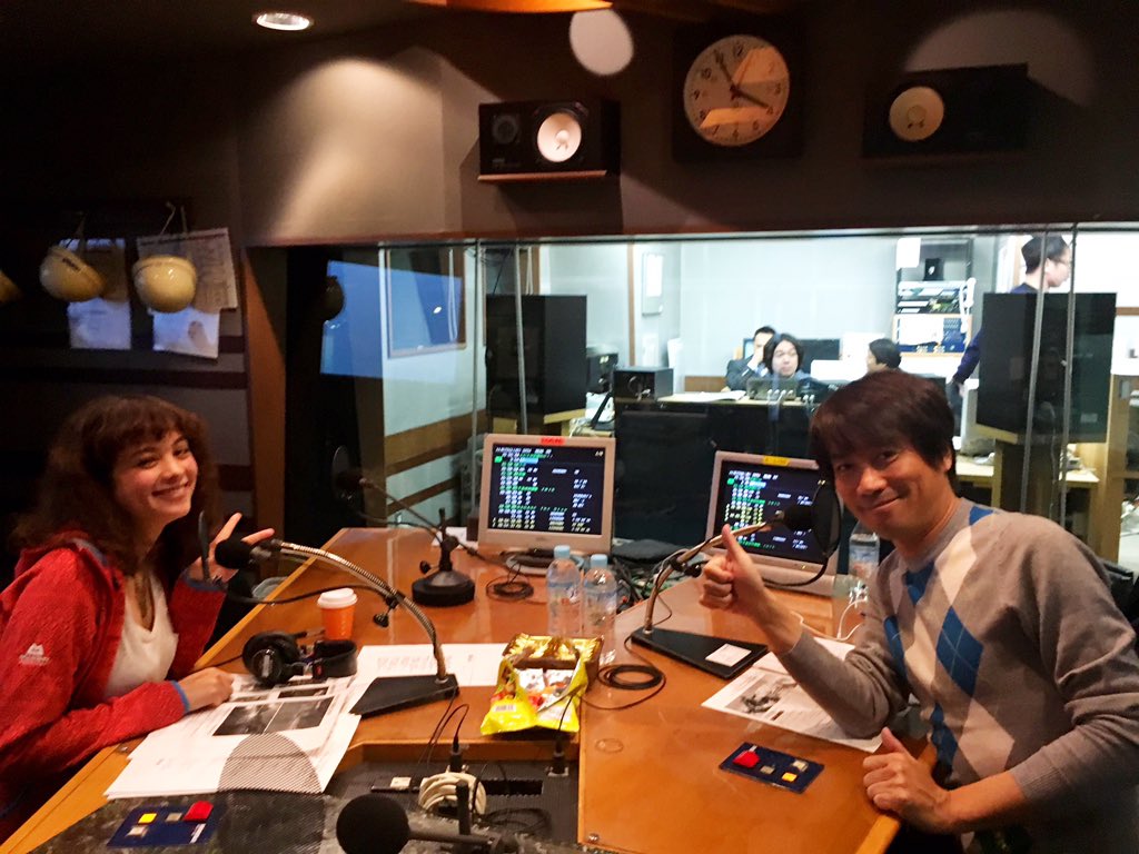 chronos2010's tweet image. サタデーミュージックラボの仲川希良ちゃんとこの後16:00〜18:00まで冬遊びの神様2015 いきまーす\(^o^)/
#chronos
#冬うたリクエスト