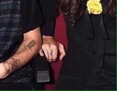 FichyTommo's tweet photo. просто
 #LetsComeOutLarry https://t.co/xVfGU92Y0R