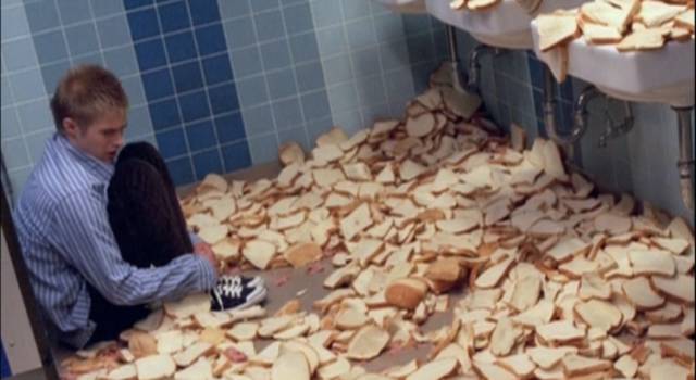 humour_group's tweet photo. This week's pic, got a good caption? #captioncontest #bread #weird #funny https://t.co/6KhsApzqgi