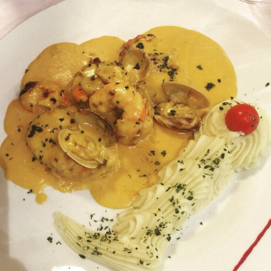 MUNDELUXCOM's tweet photo. Empezamos muy fuerte esa semana! Ánimo! https://t.co/gU2BmWHIxj #gourmet #delicatessen #Vigo #Galicia #foodie https://t.co/Dxo5Nt7zPK