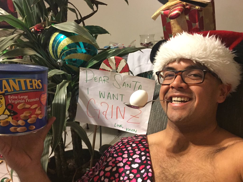 KevinP_Abascal's tweet photo. Happy Holidays! #SelfieThonContest https://t.co/LkcXVzymdk