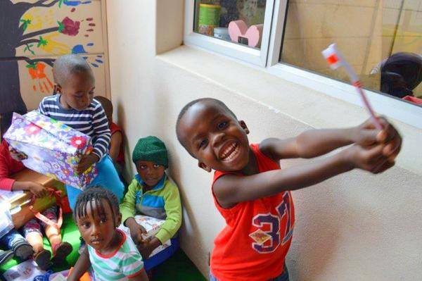 SantaShoebox's tweet photo. Happiness is .. my own toothbrush! May your week be filled with as much joy! #SSB2015 https://t.co/CszZmXKgiZ
