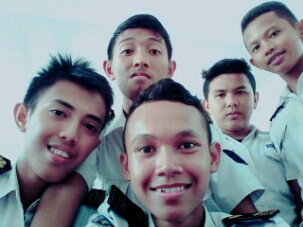 Nephazfikri's tweet photo. Selfie iseng :D #selfielovers #selfiecirebon #selfieindonesia https://t.co/KxJVlHJ7Ga