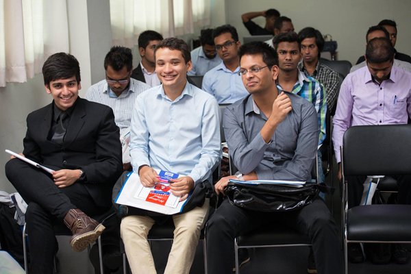 BusinessMag_Mu's tweet image. #VRInnovationAcademy : Premier pas vers un #hubafricain de la #réalitévirtuelle @JeromeRoc8787