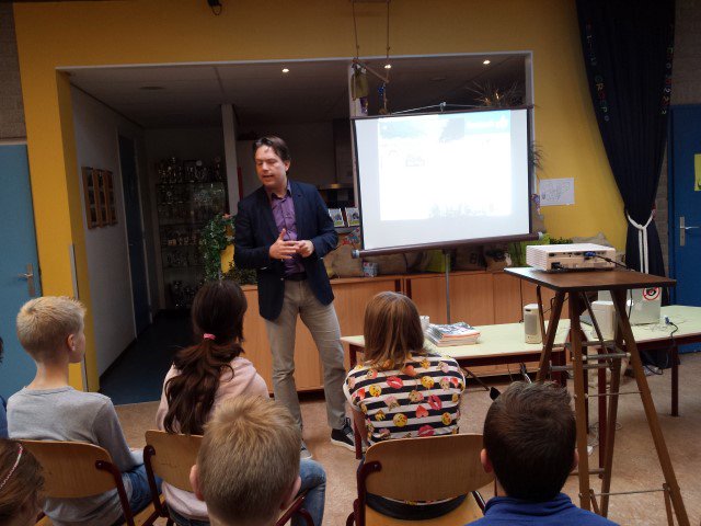 WestlandersNu's tweet photo. Vlietencollege gaat viraal! https://t.co/OsIGTlWYxb https://t.co/IHA3MoyF9m