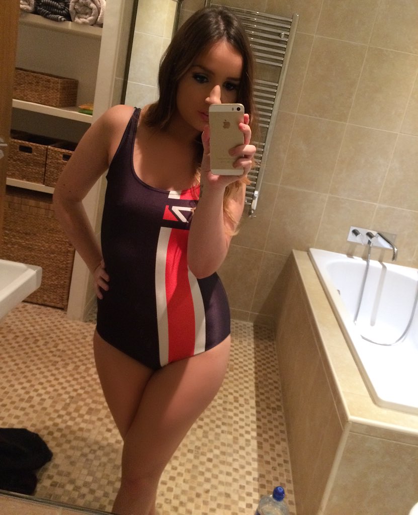 ItsSamsational's tweet photo. Another #BTS from my shoot yesterday. Who likes #masseffect? 😜 https://t.co/hi6TKzkrhD