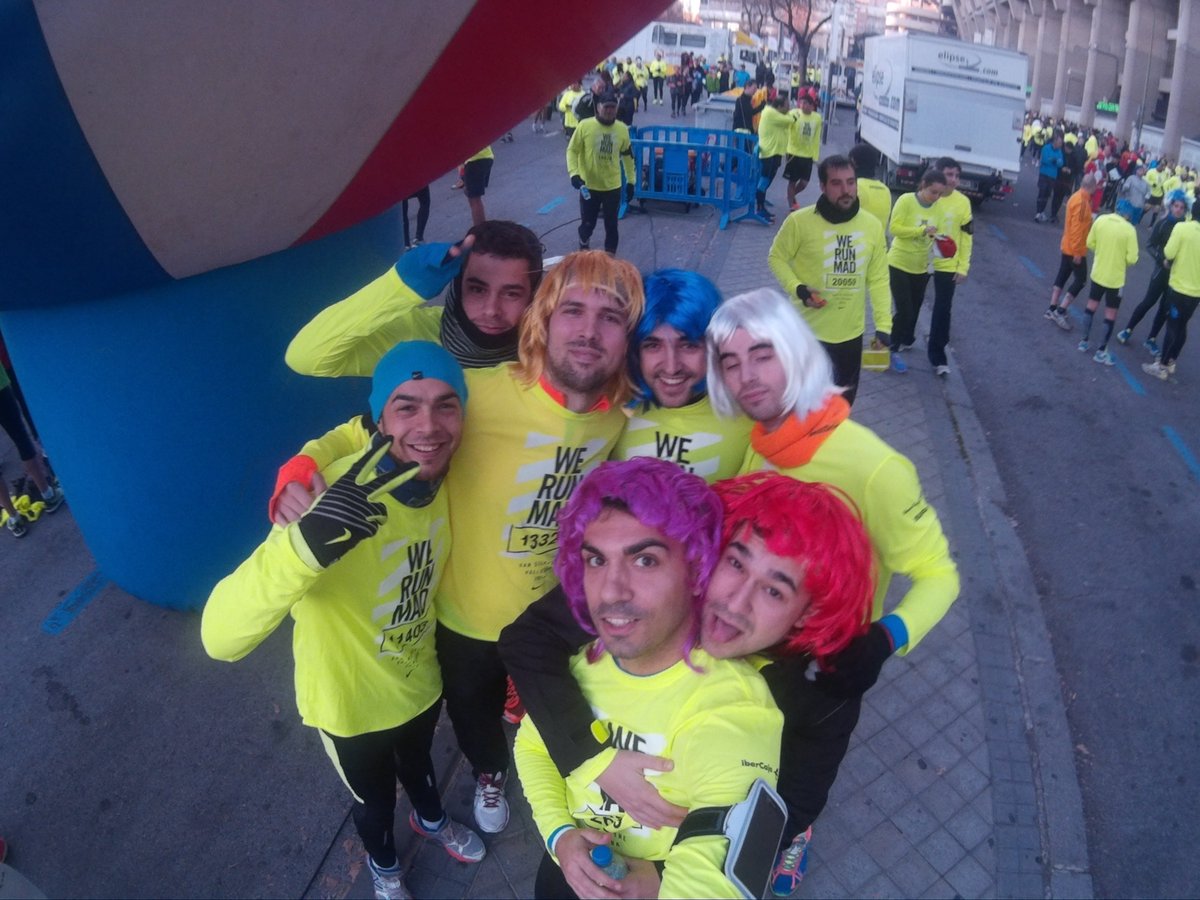 Alvarito_17's tweet photo. Apuntado ya a la San Silvestre!! SSiiiuuuu  #werunmad #SanSilvestreVallecana2015 a repetir modelito https://t.co/BMOuasTNjw