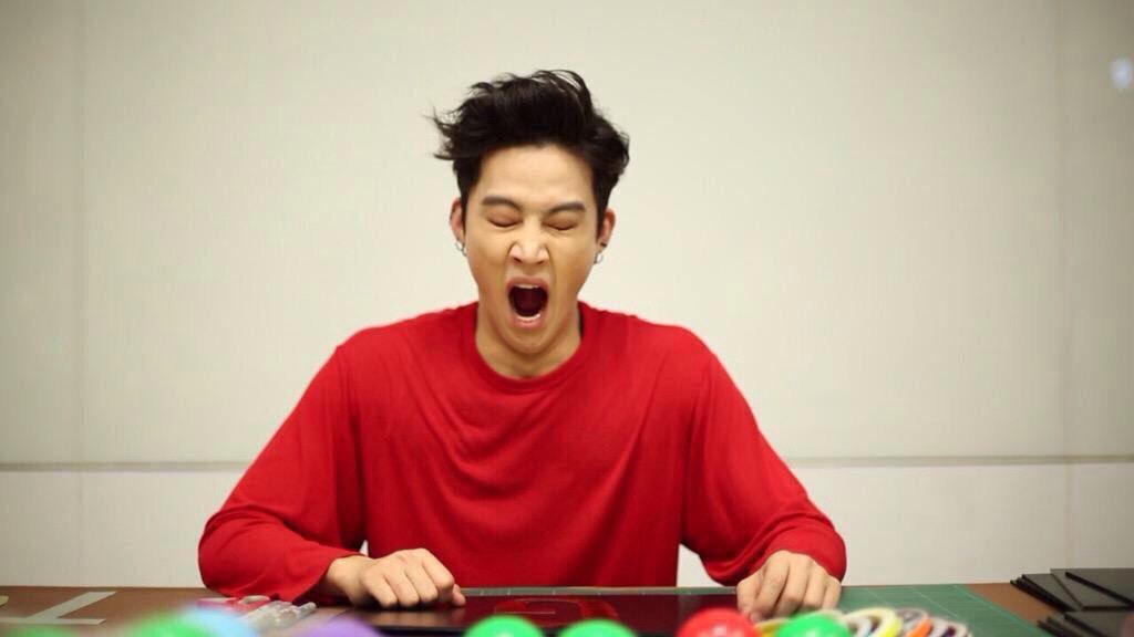 RainnyDays's tweet photo. @aoh_peemeenoi @Joykamol เดี๋ยวช่วงกุมภาาก็จะมีวาเลนไทน์แพค มีนาไวท์เดย์แพค เมษาซัมเมอร์แพค ┐(￣ヮ￣)┌ https://t.co/QKEjLKe3j6