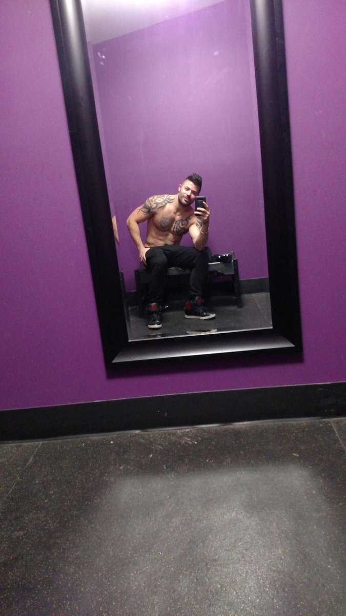 jeffreywachman's tweet photo. That chest though lol #buffboyzz for real @Buffboyzz @BuffBoyzzTV @buffplayhouse https://t.co/8qUfTXg0UZ