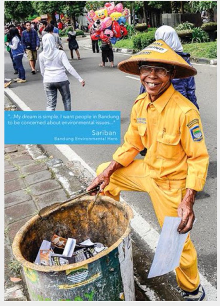 ridwankamil's tweet photo. #Adipura ini spesial didedikasikan ut Pak Sariban &amp; Warga2 Bdg lain yg tidak kenal lelah menjaga kebersihan kota Bdg https://t.co/yrNUAzJ8DG