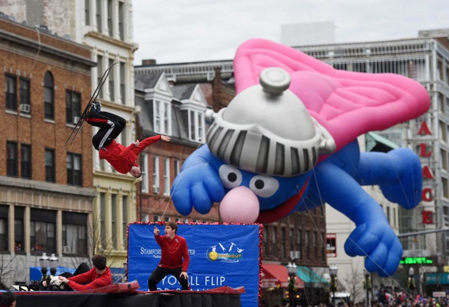 NewsTimes's tweet image. .@StamfordDowntwn #UBSParadeSpectacular fills the streets newstimes.com/news/article/S…