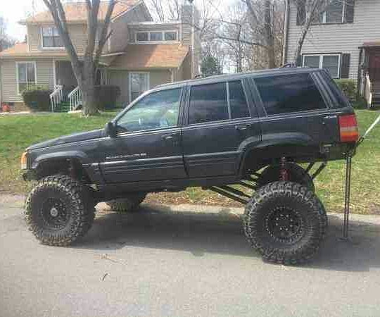 jeepnecks's tweet photo. Got lift? - Follow our partners 🔹@jeepneck 🔹@gas_house_jeeps - #Jeepnecks #jeeplife #itsaj… https://t.co/AdQON4eB8P https://t.co/c9D1tz4iIm