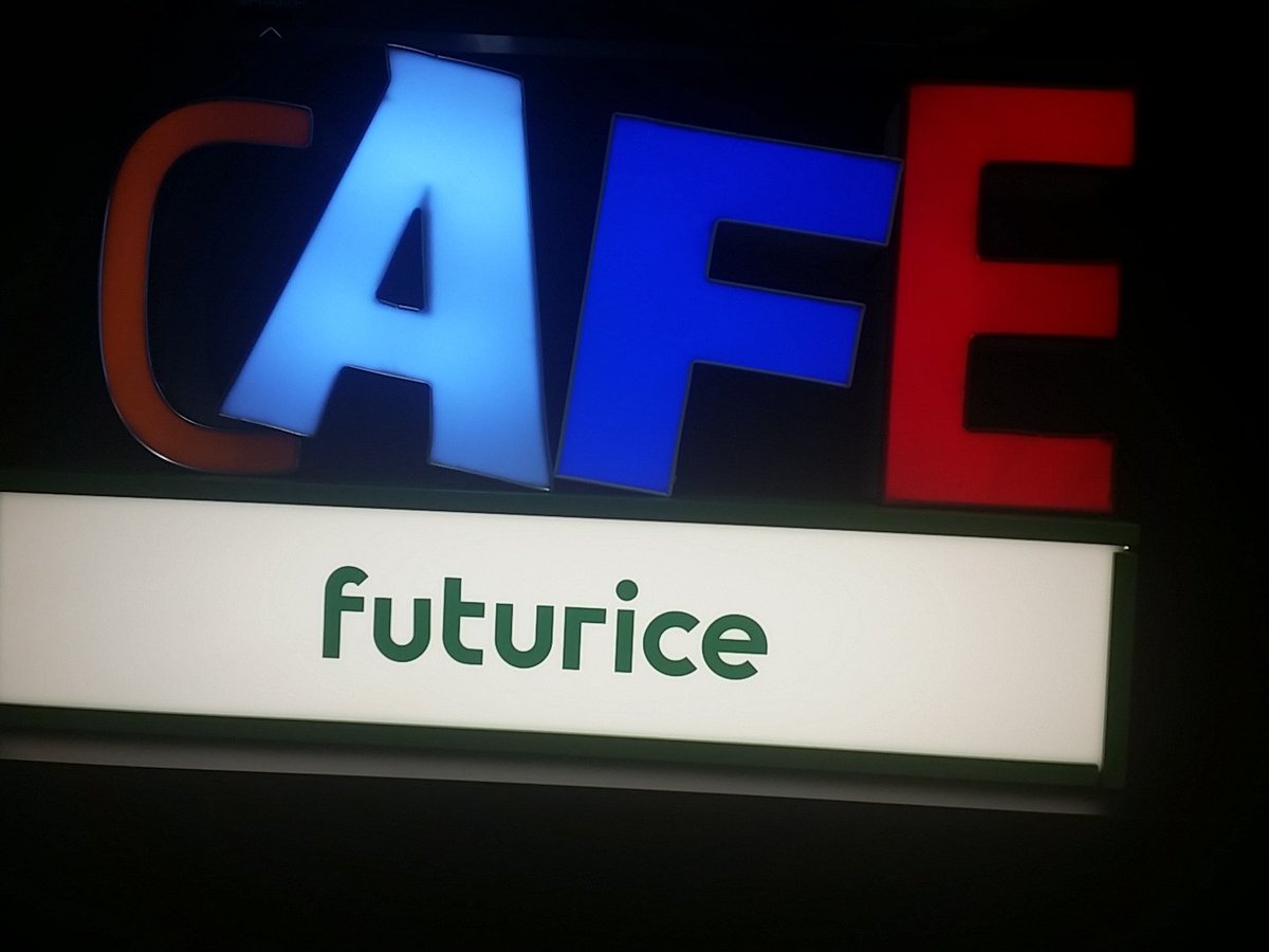 Nco_Whobone's tweet photo. Viikko käyntiin @JuhaPesonen @Hannonevanlinna kahvilassa. #LSC #futurice #futucafe https://t.co/NPdF35czRW