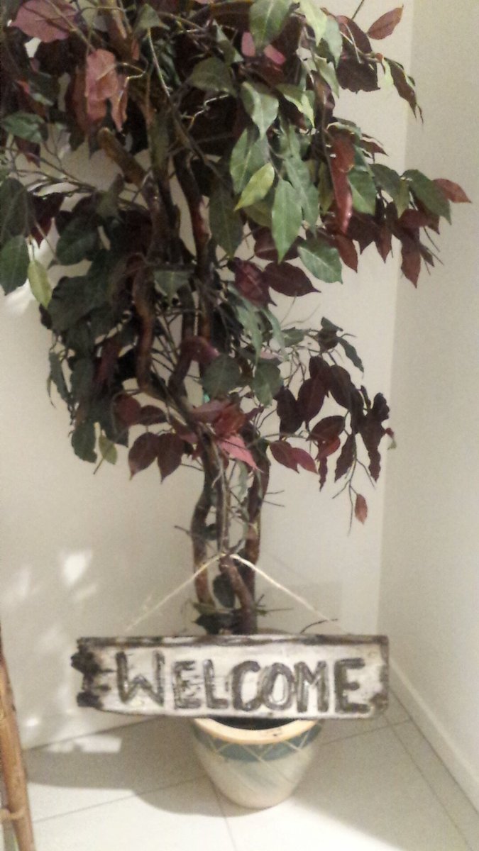 Re_Loved's tweet photo. I have for sale a handmade Rustic style welcome sign. Measures 58cmL x 15cmW. Warner Lakes. https://t.co/mQ21KBX9BP https://t.co/tgqHDTC0HN