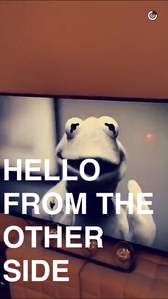 SofiaCarsonCom's tweet photo. Buenos días #sofians. Sofia ha subido un videos y una foto nueva a snapchat👻 #sofdc. https://t.co/rLxfIt41Hx