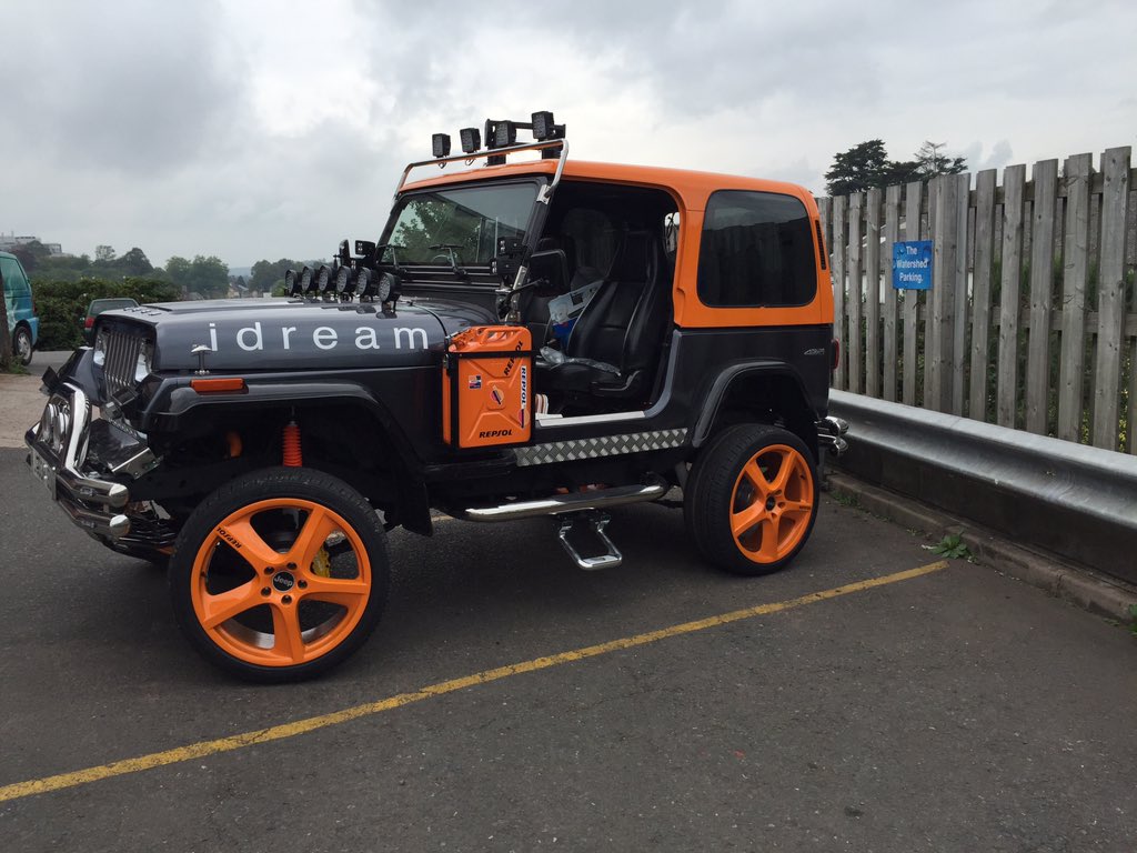 WsHydrographics's tweet image. dipped Arch&apos;s and an 8inch lift, rolling on some 22&apos;s