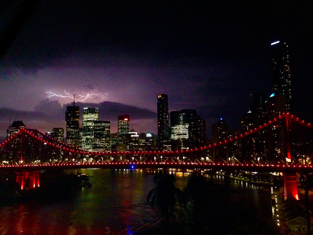 bridgelights's tweet photo. #StoryBridgeLights go #Red for #WorldAIDSDay #HIV #AIDS #PositivePeople #Brisbane #Australia https://t.co/7d6UylvgSB