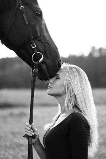 #HorsesAndHolidays #horsebackadventures #horseracing #loveyou #ilovemonday #blackandwhitephotography