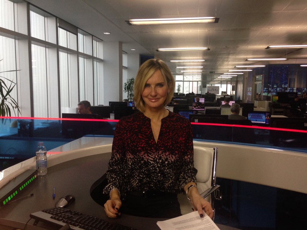 SkyJacquie's tweet image. Thanks @LE_Consultancy @ElleryHairFairy for my new look ! #bobsback !