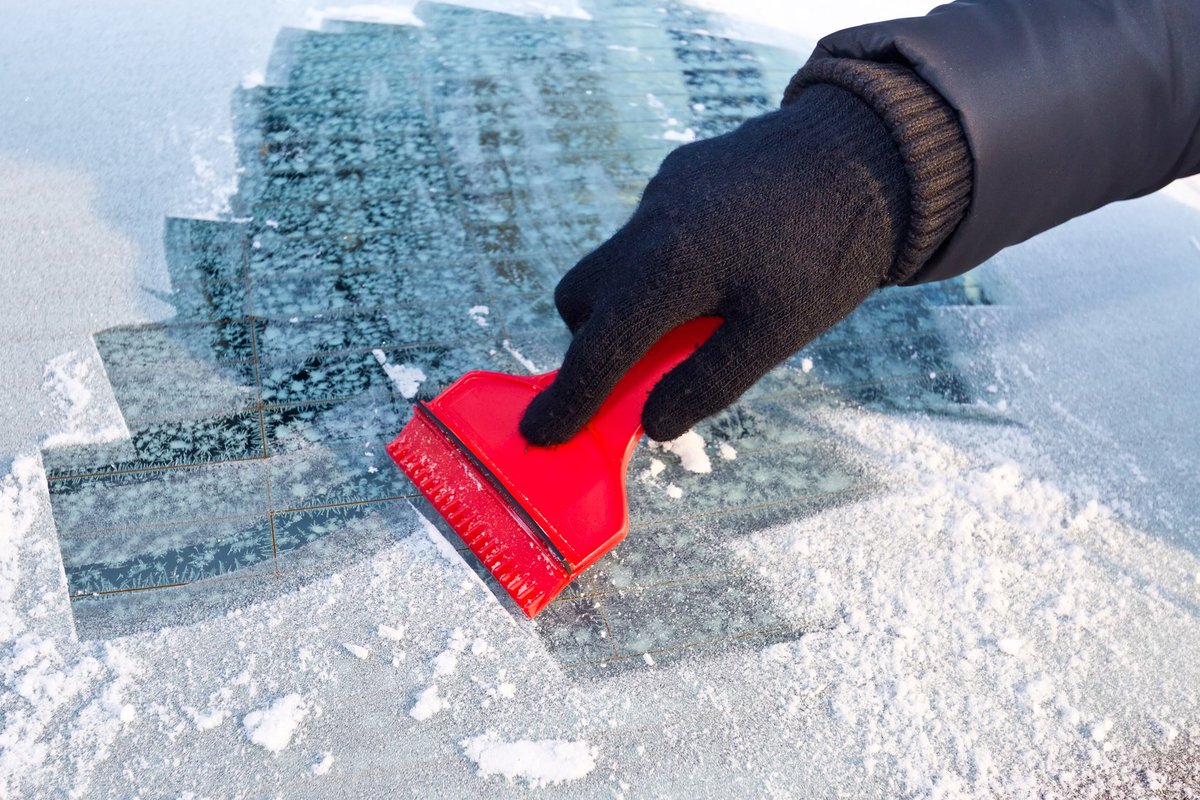 Henshalls's tweet photo. #Motorists Don't run the risk of a ย#frostjackingย #carinsurance #henshallshelps https://t.co/jQEC1m3LBe https://t.co/mGg4fRdRti