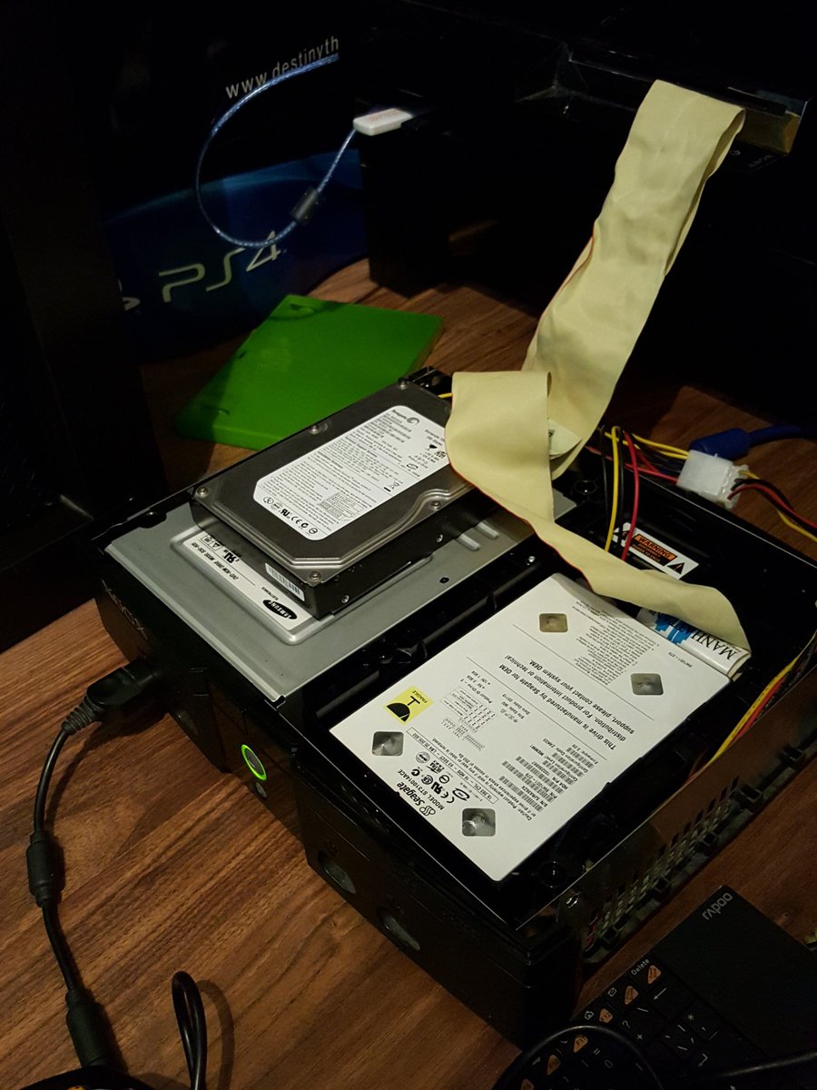 sts_fin's tweet photo. Tää menee jo rutiinilla. Onkohan kymmenes tällänen mitä teen #modaus #xbox #originalxbox https://t.co/sB8bQEXKIj